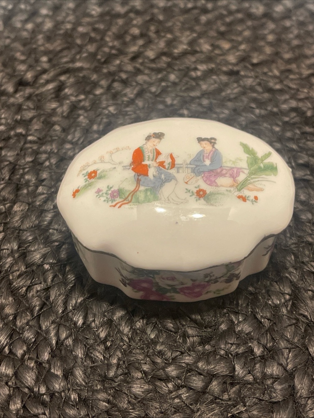 Vintage hand-Painted Chinese Porcelain Trinket Box in White with Floral